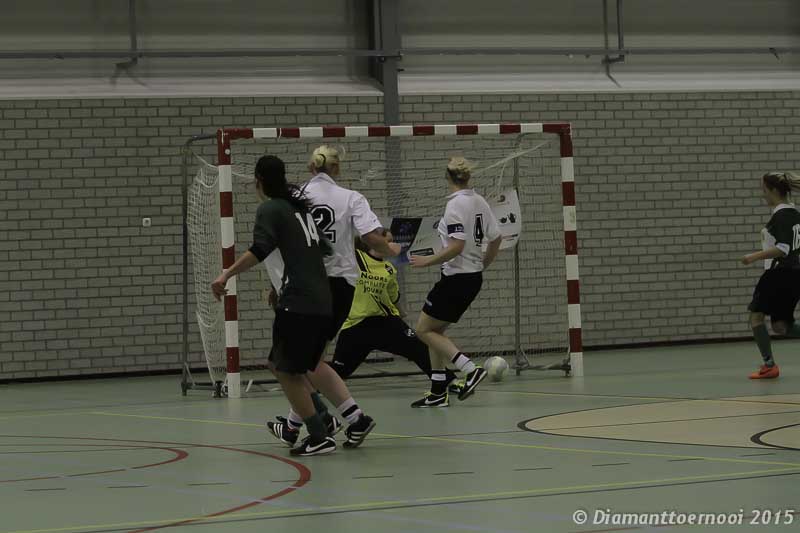 Beetgum scoort hier de winnende 1-0 tegen FFS