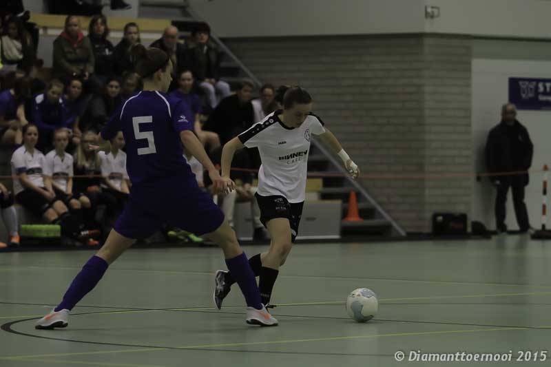 Sanne Bijlstra in actie tegen Nieuw Roden